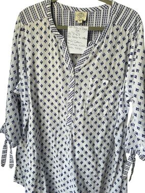St. John's Bay White and Blue Patterned Button-Front Casual Shirt